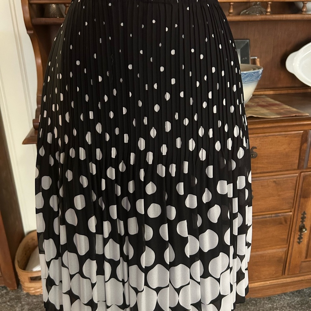 dressbarn Black and White A-Line Skirt